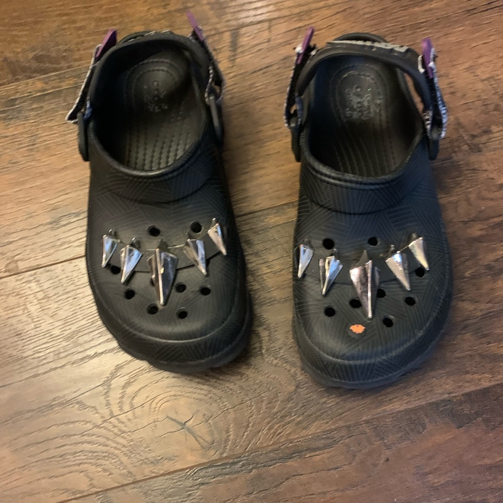 CROCS Black Panther